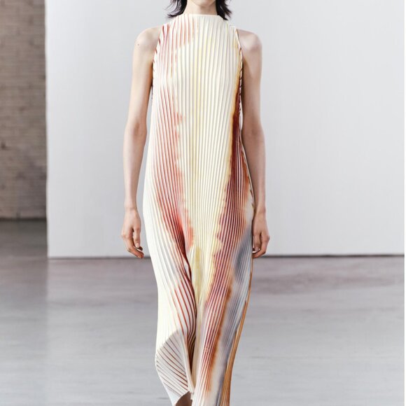 ZARA PLEATS DRESS - Picture 4 of 5